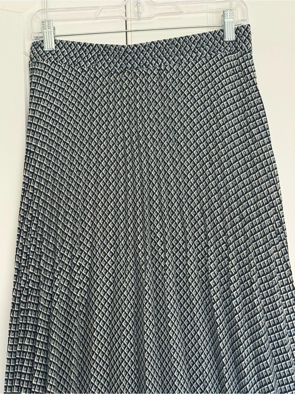 Max Studio Black and White Diamond-Print Pleated Skirt
